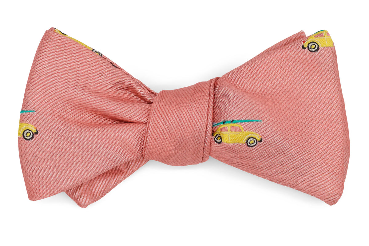 Men&#39;s coral bow tie. Made from 100% Italian silk.