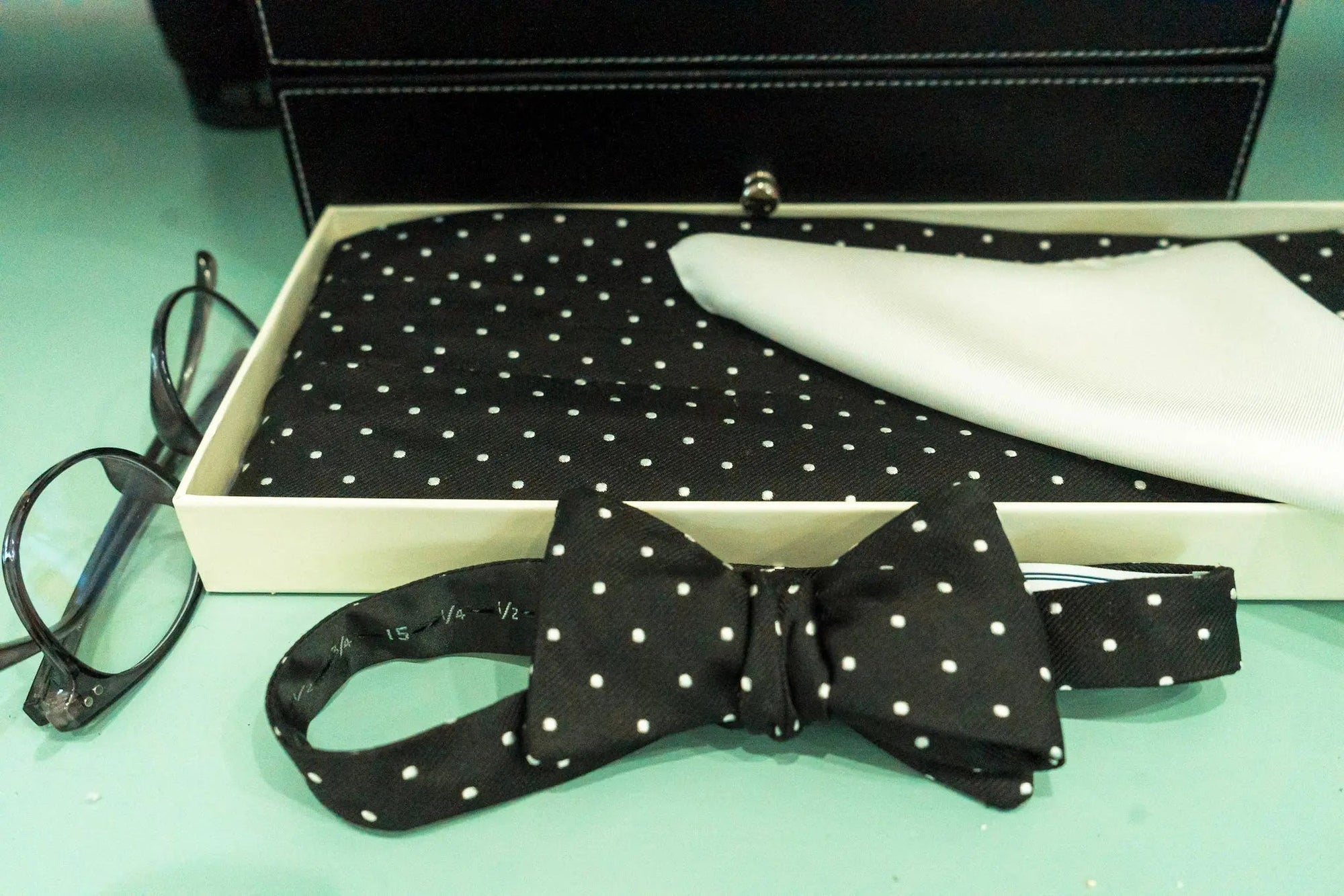 Unraveling-the-Charm-of-Southern-Bow-Ties-Gift-Set High Cotton
