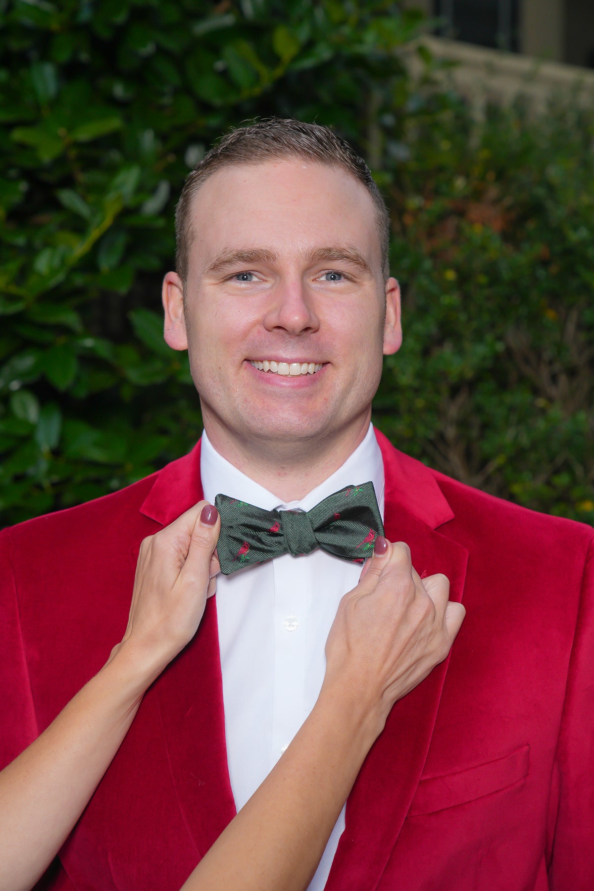 Christmas Cardinal Bow Tie - Emerald