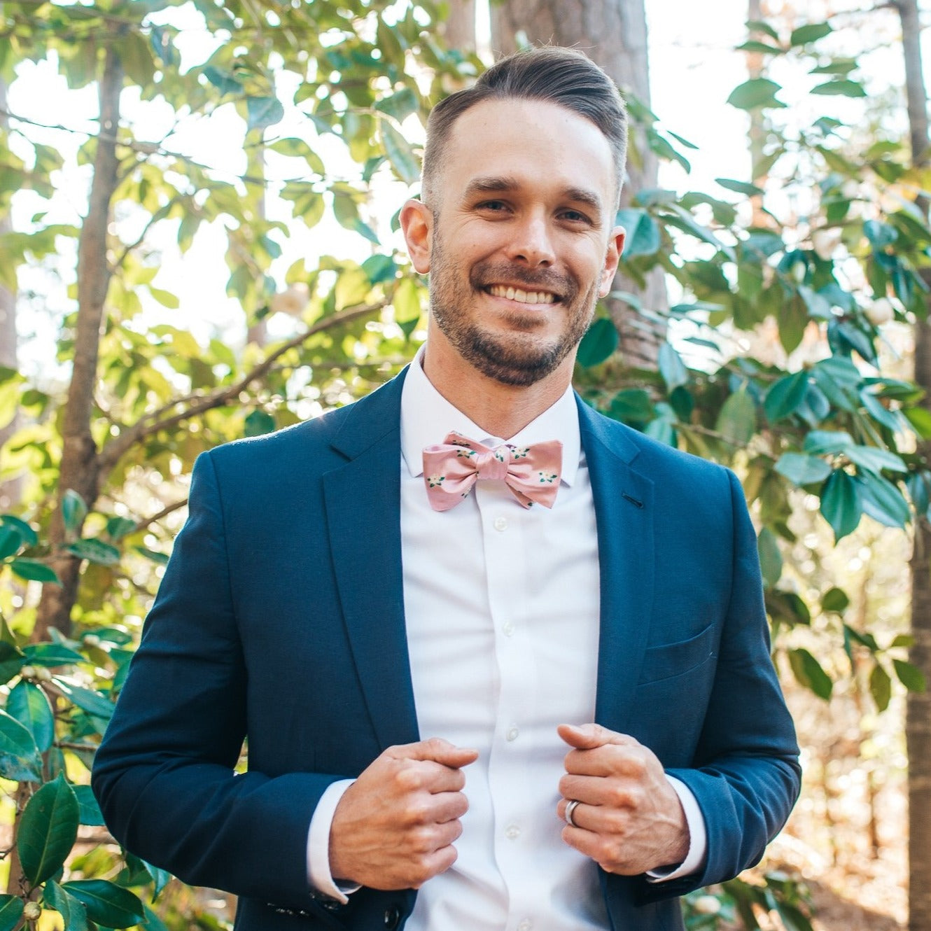 Men's pink bow tie. Made from silk with magnolia flowers. 