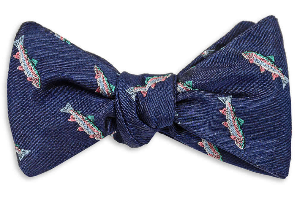navy blue bow tie for men, made of silk. 